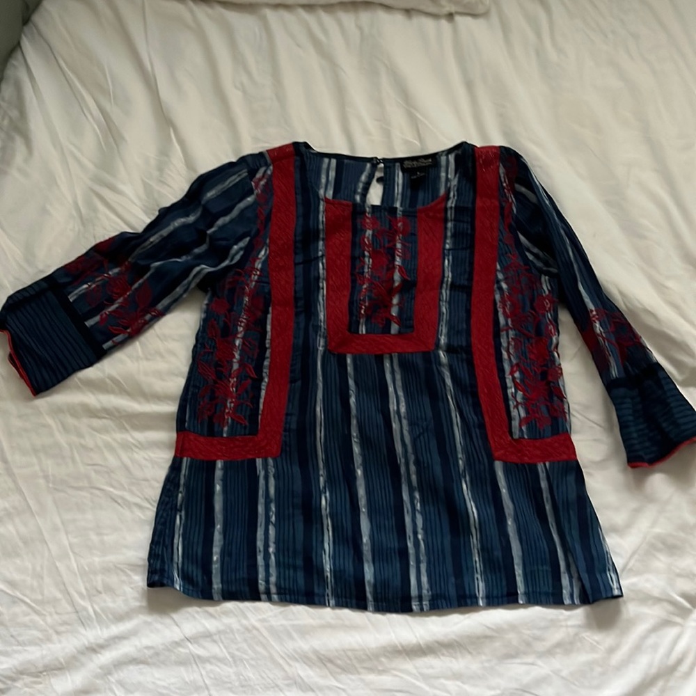 Lucky Brand Live in Love Boho Vintage 3/4 long sleeve tee embroidered red & blue